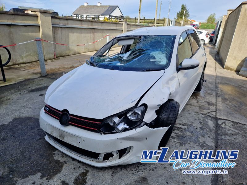 VW_Golf_2011_CAYC_LHW_5S_LB9A_White_-_3-PhotoRoom.png