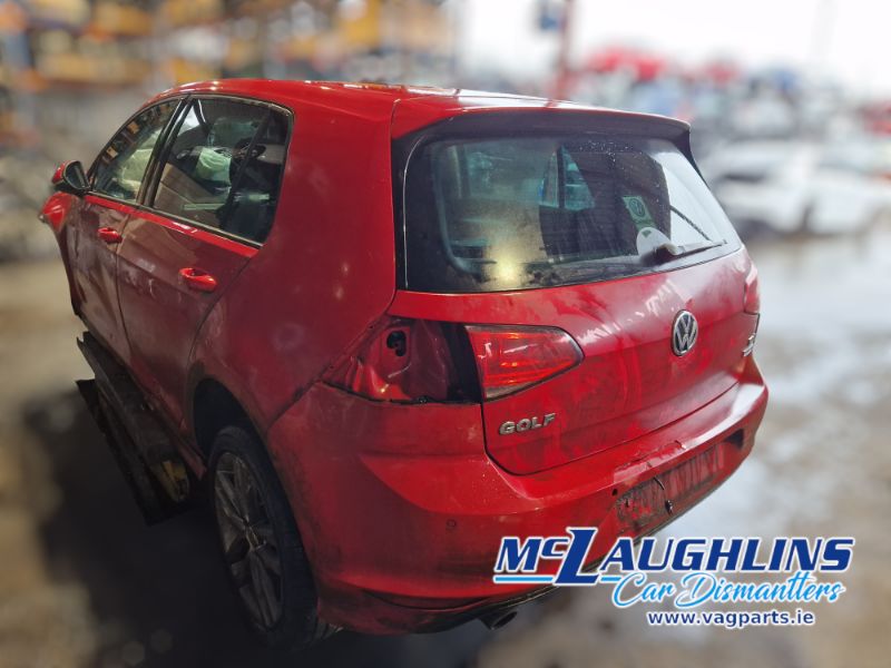 VW_Golf_1.6_BlueMotion_2016_CXXB_MWW_5S_LY3D_Red_-_2-PhotoRoom.png