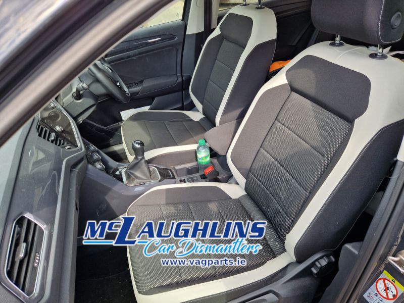 VW_T-Roc_BlueMotion_2020_DFFA_TWE_6S_LI7F_-10-PhotoRoom.png