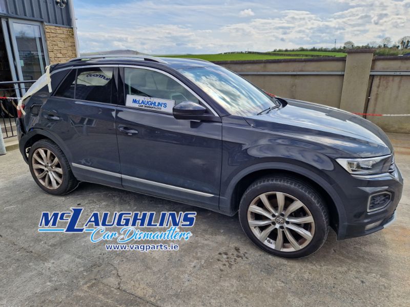 VW_T-Roc_BlueMotion_2020_DFFA_TWE_6S_LI7F_-3-PhotoRoom.png