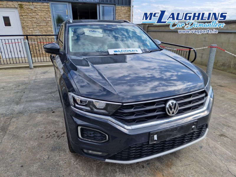 VW_T-Roc_BlueMotion_2020_DFFA_TWE_6S_LI7F_-4-PhotoRoom.png