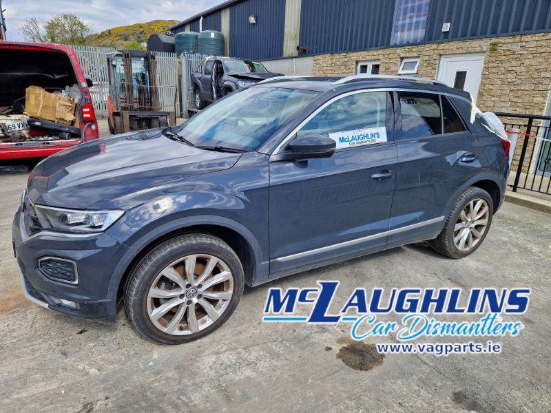 VW_T-Roc_BlueMotion_2020_DFFA_TWE_6S_LI7F_-7-PhotoRoom.png