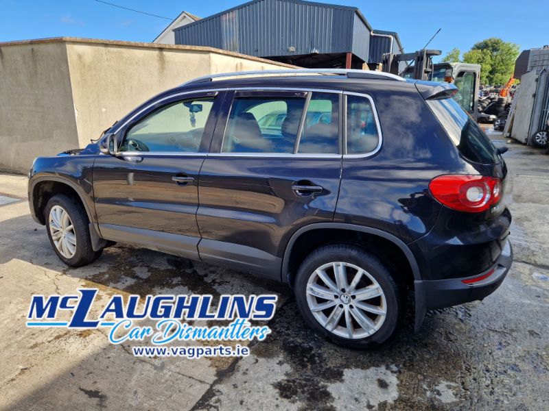 VW_Tiguan_2008_Black_Sport_2.0L_Tdi_CBAB_LMU_6S_LC9X_-_3.jpg