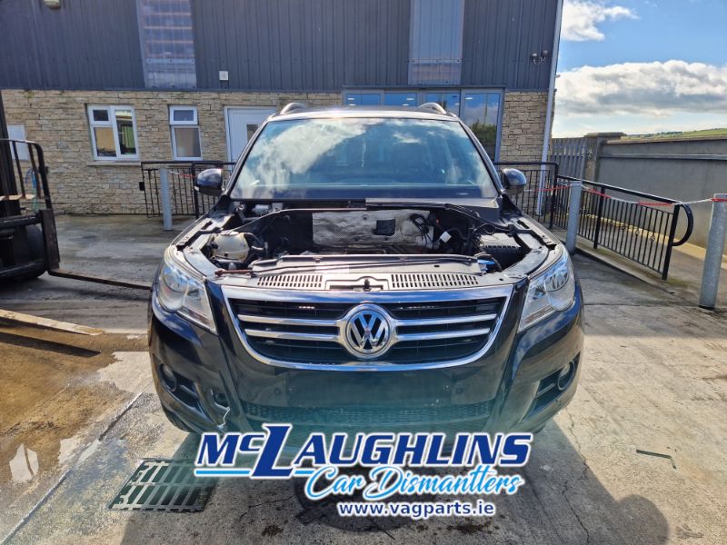 VW_Tiguan_2008_Black_Sport_2.0L_Tdi_CBAB_LMU_6S_LC9X_-_5.jpg