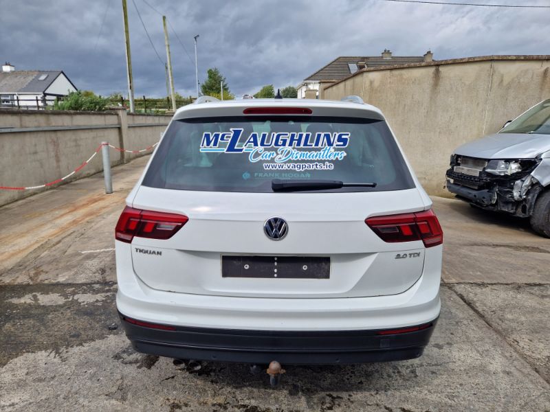VW_Tiguan_2016_White_BlueMotion_2.0L_DFGA_QZZ_6S_LC9A__-_3.jpg