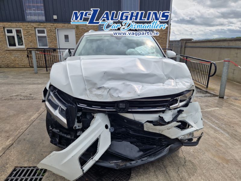 VW_Tiguan_2016_White_BlueMotion_2.0L_DFGA_QZZ_6S_LC9A__-_7.jpg
