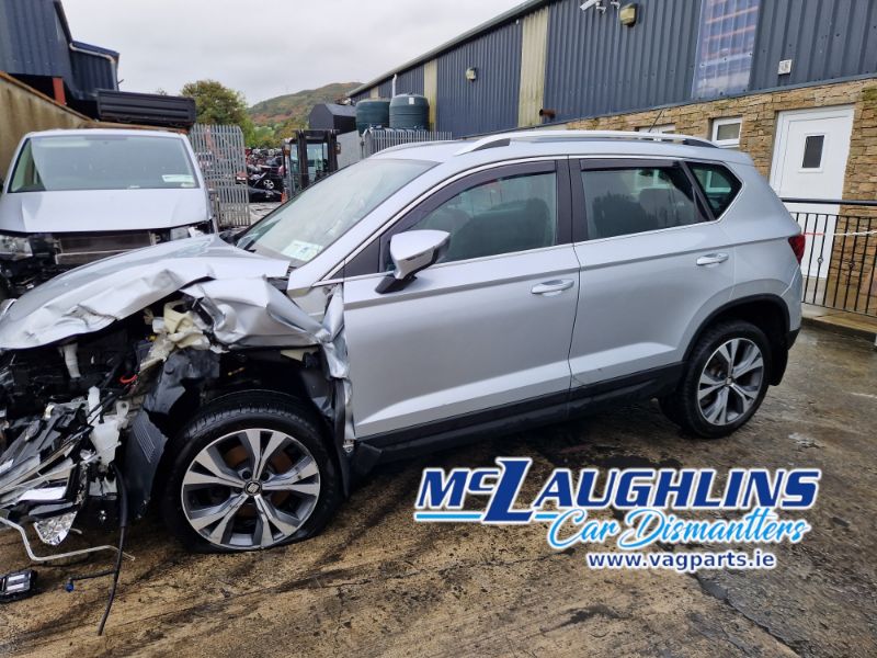Seat_Ateca_Xcellence_2017_Grey_2.0L_DFHA_SQJ_7A_LA7W_-_6.jpg