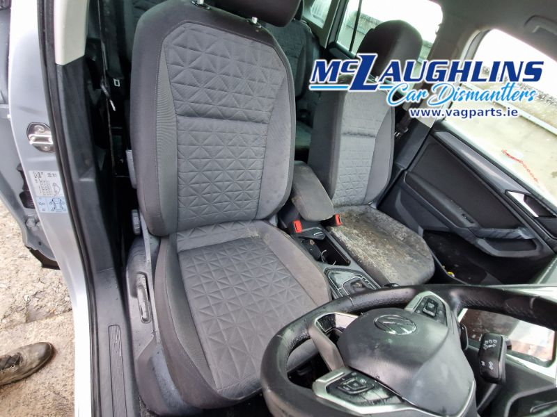 VW_Tiguan_Life_2.0_Tdi_Bluemotion_2021_Grey_DTSB_TUL_7A_LA7W_-_14.jpg
