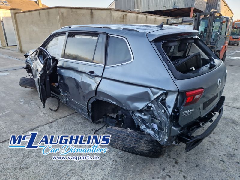 VW_Tiguan_2021_Grey_2.0_Tdi_6S_Comfortline_DTSA_ULT_LD7X_-_10.jpg
