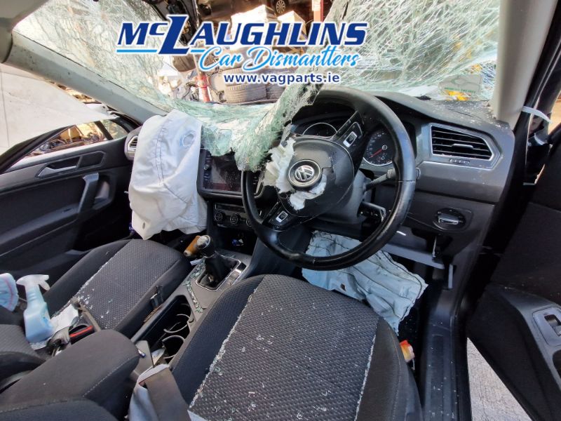 VW_Tiguan_2021_Grey_2.0_Tdi_6S_Comfortline_DTSA_ULT_LD7X_-_4.jpg