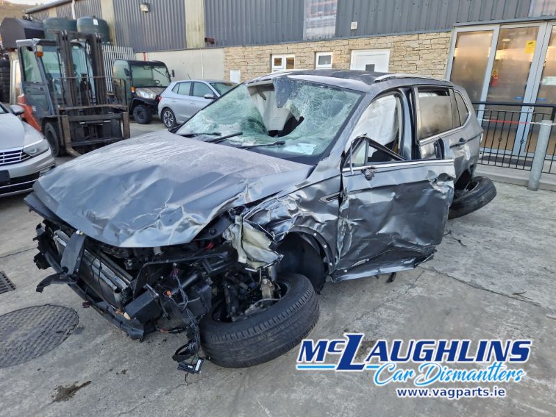 VW_Tiguan_2021_Grey_2.0_Tdi_6S_Comfortline_DTSA_ULT_LD7X_-_9.jpg