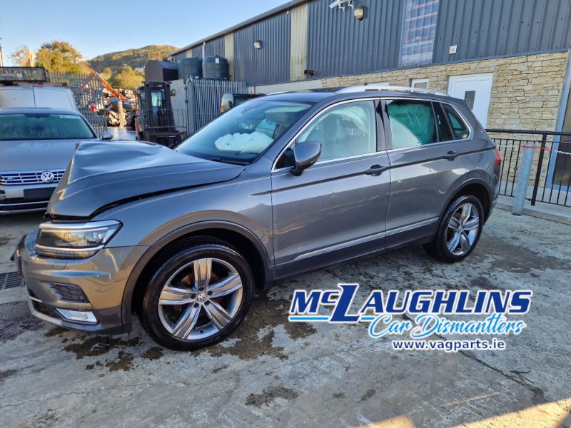 VW_Tiguan_2017_Grey_2.0_Tdi_Bluemotion_DFGA_QZZ_6S_LR7H_-_3.jpg
