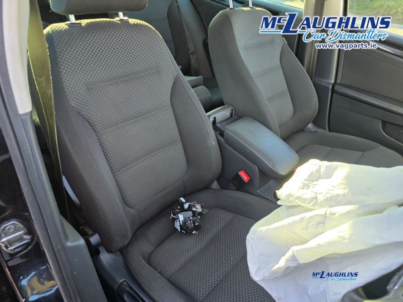 VW_Jetta_2014_1.6L_Tdi_Black_CAYC_LHW_5S_LC9X__-_McLaughlin_Car_Dismantlers_Breakers_Donegal_-_10.jpg