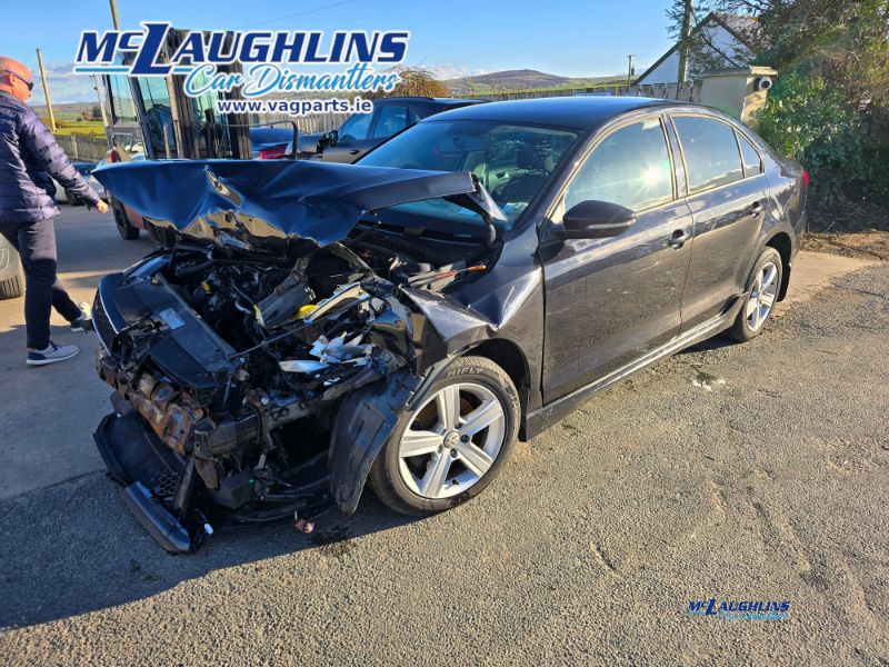 VW_Jetta_2014_1.6L_Tdi_Black_CAYC_LHW_5S_LC9X__-_McLaughlin_Car_Dismantlers_Breakers_Donegal_-_4.jpg