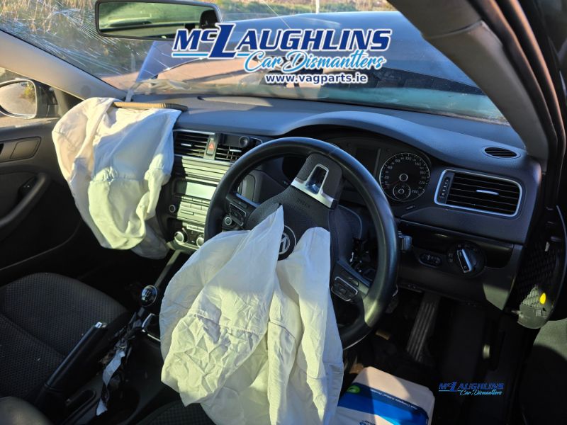 VW_Jetta_2014_1.6L_Tdi_Black_CAYC_LHW_5S_LC9X__-_McLaughlin_Car_Dismantlers_Breakers_Donegal_-_9.jpg