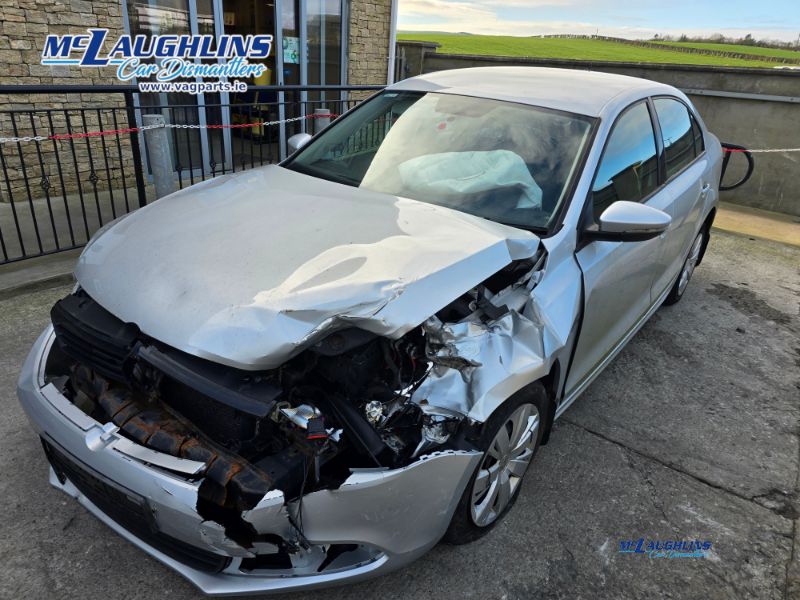 VW_Jetta_2011_Bluemotion_1.6L_Silver_CAYC_LUB_5S_LA7W_-_McLaughlin_Car_Dismantlers_Breakers_Donegal_-_12.jpg