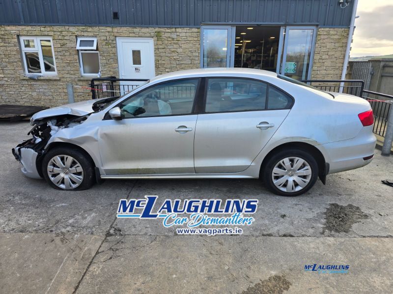 VW_Jetta_2011_Bluemotion_1.6L_Silver_CAYC_LUB_5S_LA7W_-_McLaughlin_Car_Dismantlers_Breakers_Donegal_-_6.jpg