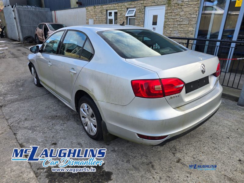 VW_Jetta_2011_Bluemotion_1.6L_Silver_CAYC_LUB_5S_LA7W_-_McLaughlin_Car_Dismantlers_Breakers_Donegal_-_7.jpg