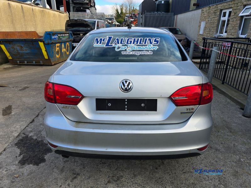 VW_Jetta_2011_Bluemotion_1.6L_Silver_CAYC_LUB_5S_LA7W_-_McLaughlin_Car_Dismantlers_Breakers_Donegal_-_8.jpg