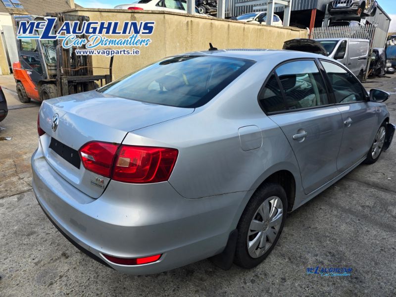VW_Jetta_2011_Bluemotion_1.6L_Silver_CAYC_LUB_5S_LA7W_-_McLaughlin_Car_Dismantlers_Breakers_Donegal_-_9.jpg