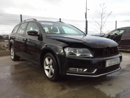 VW_PASSAT_ESTATE_2.0D_6_SPEED_2012.jpg