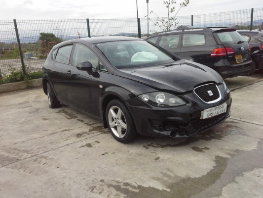 Seat_Leon_S_1.9_Tdi_5_speed_(2011)..jpg