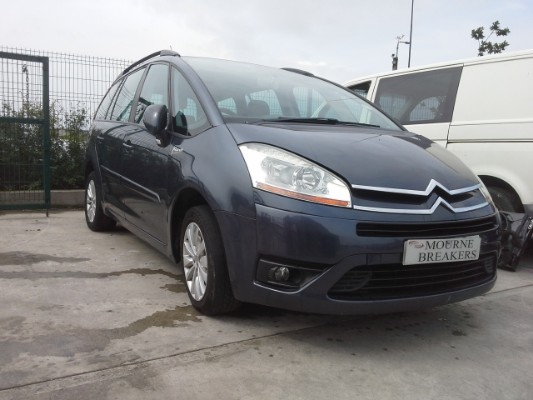 Citroen_Picasso_1.6_diesel_5_speed_2010.jpg