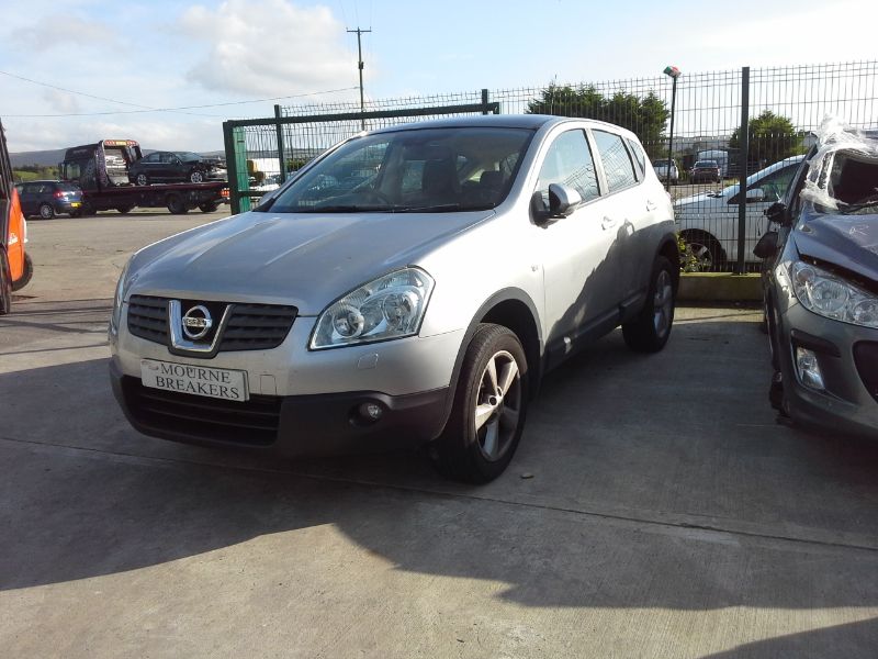 Nissan_Qashqai_1.5D_5_speed_(2008).jpg